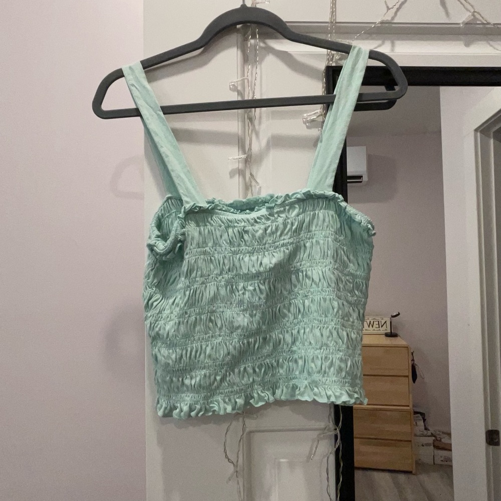 crop top - Picture 2 of 2